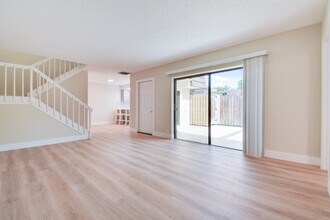 2309 23rd Ln in Palm Beach Gardens, FL - Building Photo - Building Photo