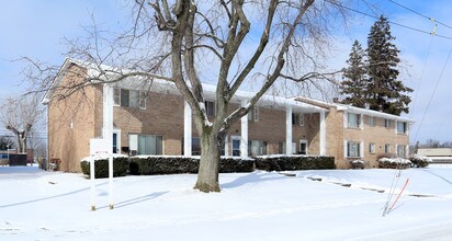 Pine Hill in Columbus, OH - Foto de edificio - Building Photo