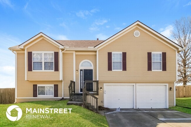 property at 11805 E 213th Ct