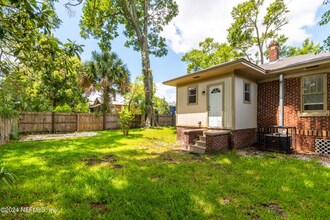 2047 N Market St in Jacksonville, FL - Building Photo - Building Photo