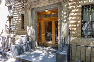 415 E 73rd St in New York, NY - Building Photo - Building Photo