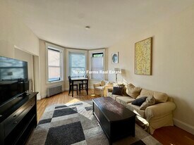 397A Harvard St, Unit 2 in Brookline, MA - Building Photo