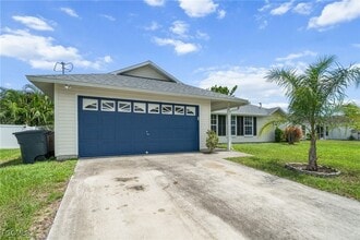 3911 SW 11th Pl in Cape Coral, FL - Foto de edificio - Building Photo