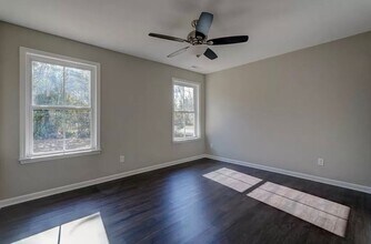 551 S Center St in Spartanburg, SC - Foto de edificio - Building Photo