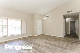 6615 W Caribbean Ln in Glendale, AZ - Building Photo - Building Photo