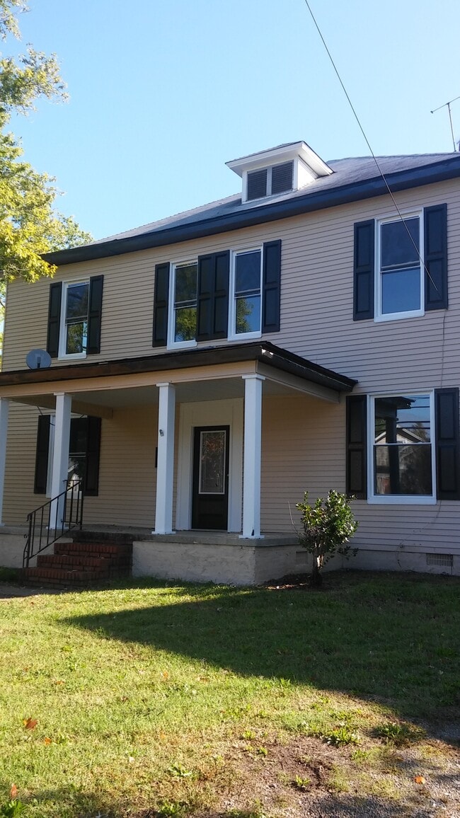 210 Mocksville Ave in Salisbury, NC - Building Photo - Building Photo