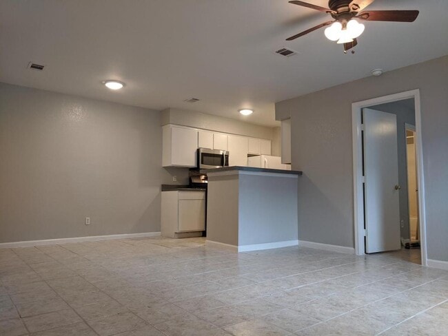 5817 Spring Meadow Rd in Austin, TX - Building Photo - Building Photo