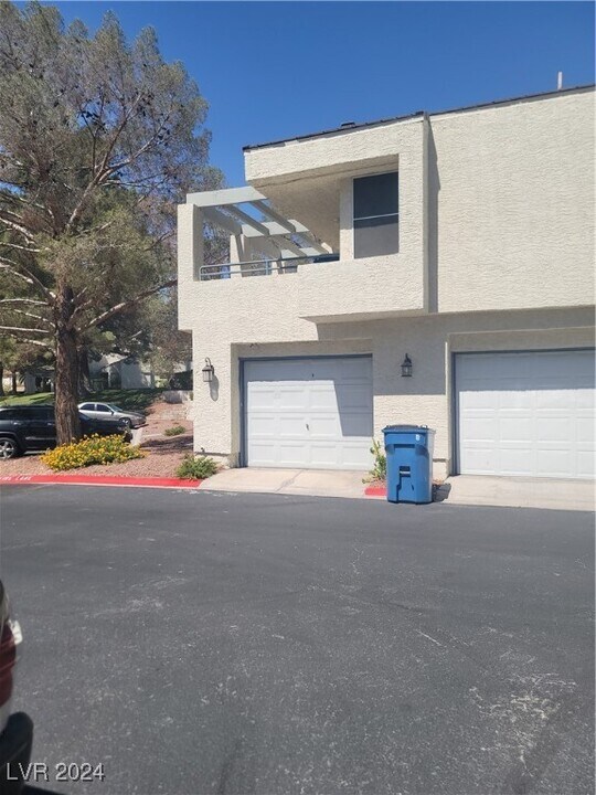 2761 Lodestone Dr in Las Vegas, NV - Building Photo