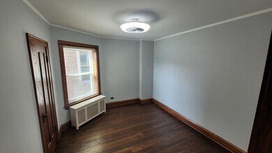 5228 W Hutchinson St in Chicago, IL - Building Photo - Building Photo