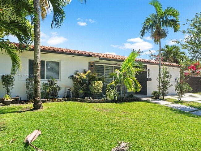 1280 NE 137th Terrace in North Miami, FL - Building Photo - Building Photo