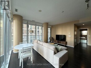 75-675 St Nicholas St in Toronto, ON - Building Photo - Building Photo