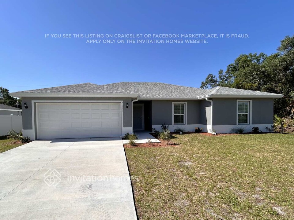 21491 Argosy Ave in Port Charlotte, FL - Foto de edificio