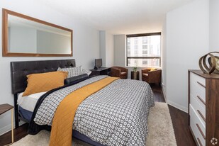 469 E Ohio St in Chicago, IL - Building Photo