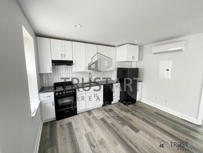 4732 Longshore Ave in Philadelphia, PA - Building Photo - Building Photo