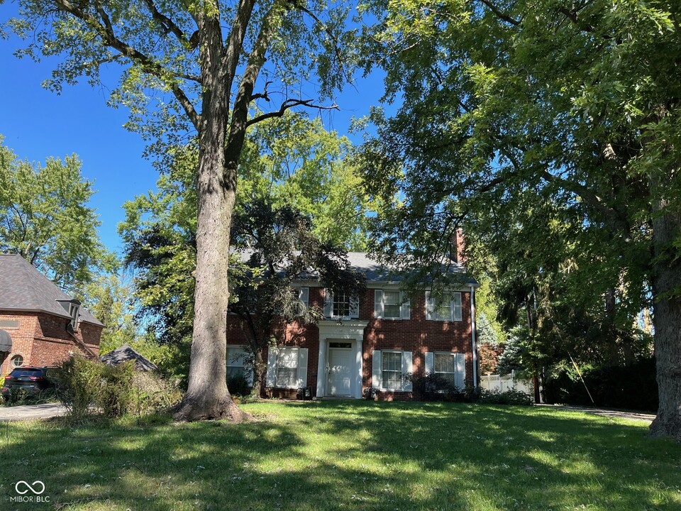 24 W 56th St in Indianapolis, IN - Foto de edificio