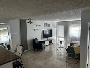 1130 11th St in Miami Beach, FL - Building Photo - Building Photo