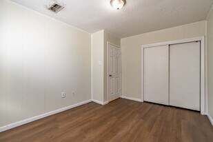 Sundance Townhomes in Jonesboro, AR - Building Photo