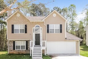 7430 Royale Ln in Riverdale, GA - Building Photo