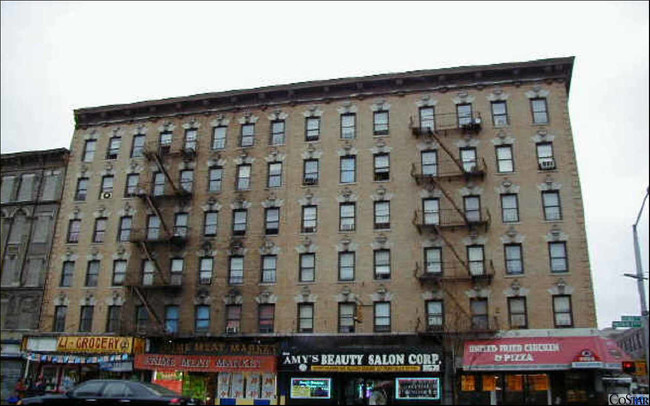 561 Lenox Ave in New York, NY - Building Photo - Building Photo