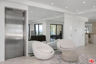 3911 Cody Rd in Los Angeles, CA - Building Photo - Building Photo