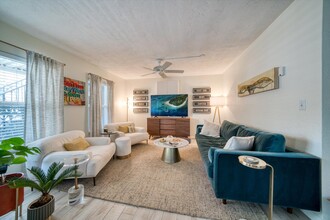 1120 Beach Dr NE in St. Petersburg, FL - Building Photo - Interior Photo