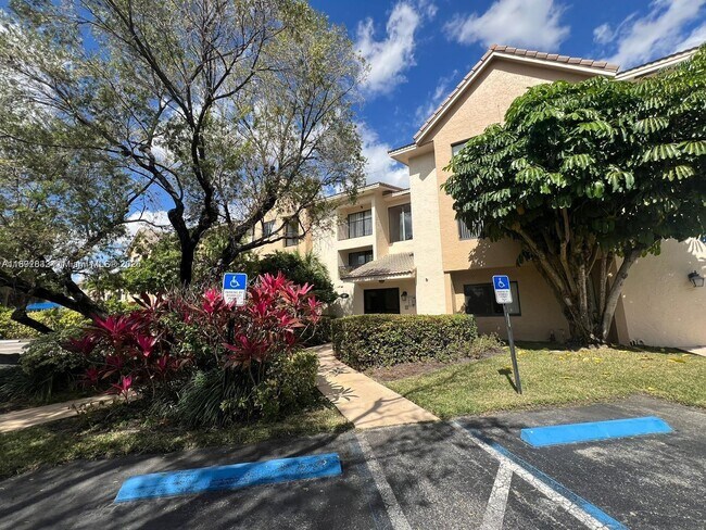 10001 W Atlantic Blvd in Coral Springs, FL - Building Photo - Building Photo