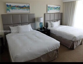 2670 E Sunrise Blvd-Unit -319 in Fort Lauderdale, FL - Foto de edificio - Building Photo