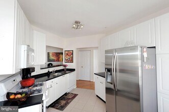 191 Somervelle St-Unit -310 in Alexandria, VA - Building Photo - Building Photo