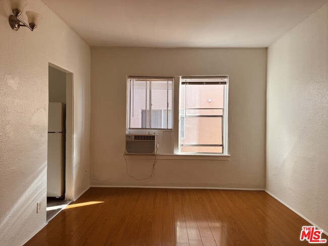 920 S Hobart Blvd in Los Angeles, CA - Building Photo - Building Photo