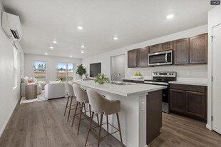 2005 Boskoop St in Deer Park, WA - Building Photo