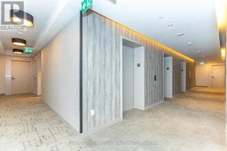 8 Interchange Wy in Vaughan, ON - Building Photo - Building Photo