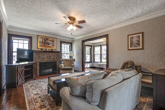 128 Grant St in Barrington, IL - Building Photo - Building Photo