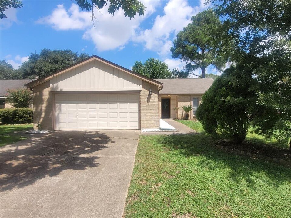 1010 Red Rock Canyon Dr in Katy, TX - Building Photo
