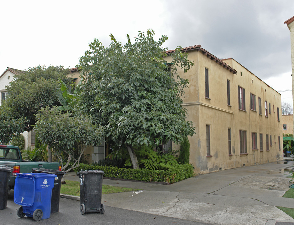 331 N Ogden Dr in Los Angeles, CA - Building Photo