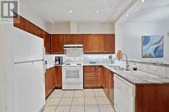 1 Leaside Park Dr in Toronto, ON - Building Photo - Building Photo