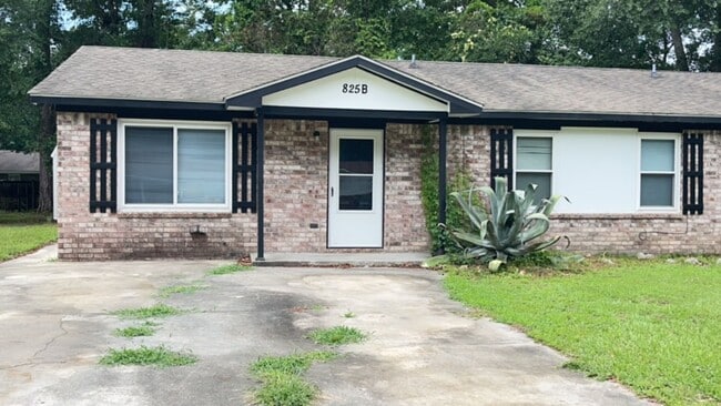 825 Sandpiper Dr