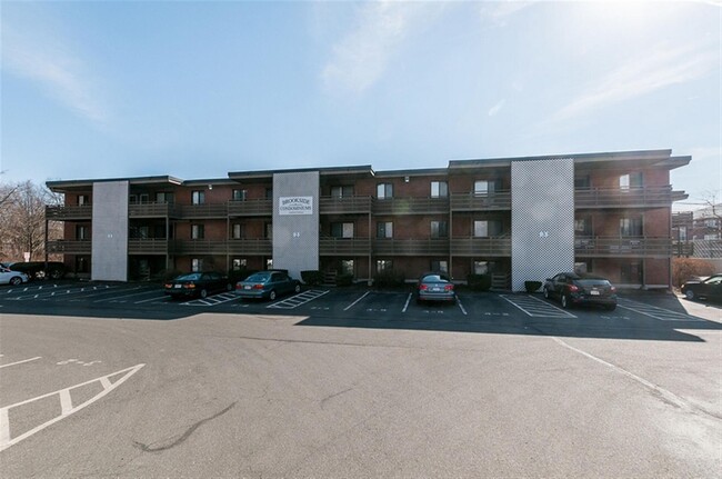 5 Arizona Ter, Unit 6 in Arlington, MA - Building Photo - Building Photo