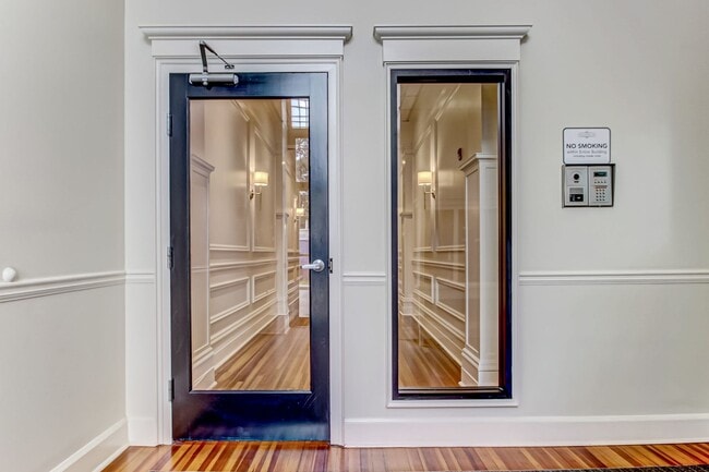 property at 9 W York St