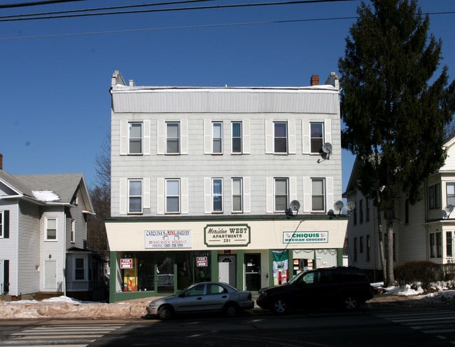 249-251 W Main St in Meriden, CT - Building Photo - Building Photo