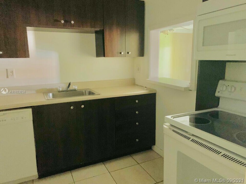 4354 NW 9th Ave-Unit -14-2C in Pompano Beach, FL - Building Photo