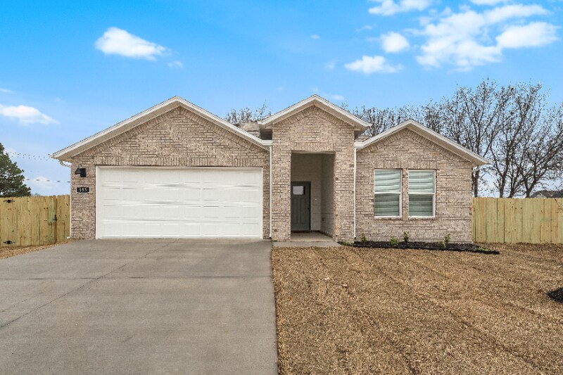 583 Arizona St in Farmington, AR - Building Photo