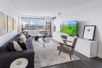 555 Kappock St in Bronx, NY - Building Photo - Building Photo