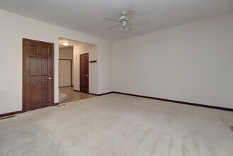 23055 Ironwood Dr in Plainfield, IL - Building Photo - Building Photo