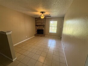 4504 Avenue L, Unit 1 in Santa Fe, TX - Building Photo - Building Photo