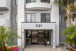 Terraces at La Cienega in West Hollywood, CA - Building Photo