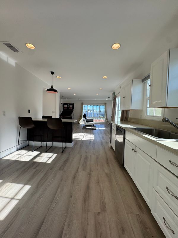 property at 1339 S Mansfield Ave