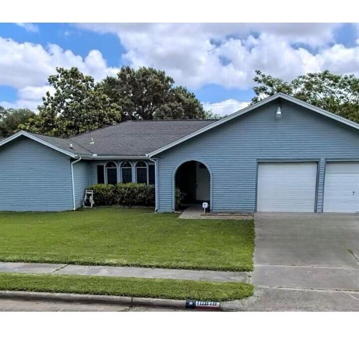 10919 Gulfdale Dr in Houston, TX - Building Photo