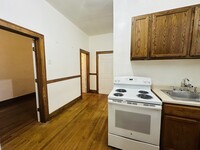 1104 N Ashland Ave, Unit 1R in Chicago, IL - Building Photo - Building Photo