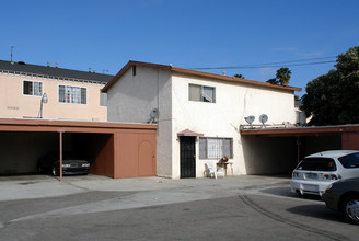 10225 Yukon Ave in Inglewood, CA - Foto de edificio - Building Photo