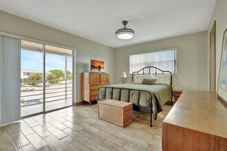 20 Chatham a, Unit A in West Palm Beach, FL - Building Photo - Building Photo